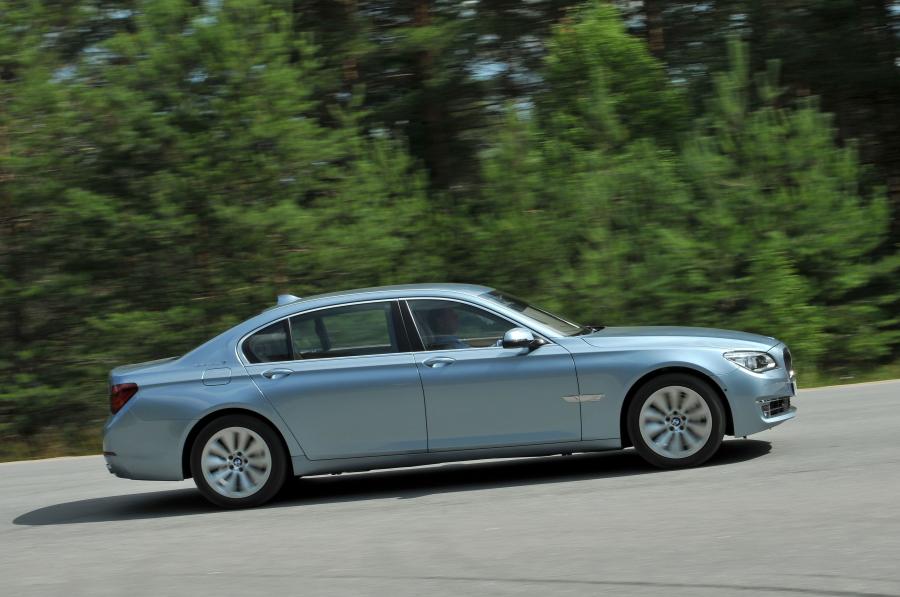  BMW ActiveHybrid 7 2013 года  (фото 21 из 36)